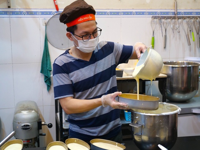 Lan tỏa sự thiện lành với hàng trăm chiếc bánh cực chất được gửi đến tuyến đầu ngăn dịch