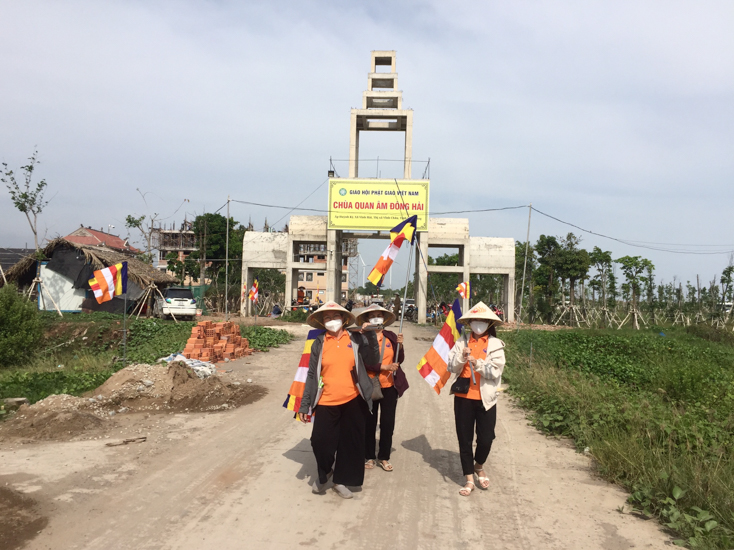Những ngày rộn ràng sáng đêm tại chùa Quan Âm Đông Hải (Sóc Trăng)