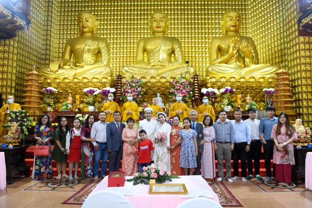 Lễ hằng thuận của chú rể Thành Nhân (PD. Chiếu Tài) và cô dâu Huyền Trang (PD. Giác Minh Nhã)