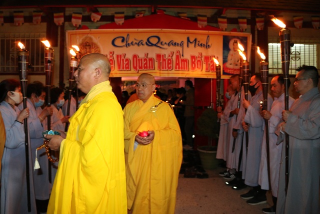 Phổ Độ Quần Sanh- Tuệ Đăng Thường Chiếu