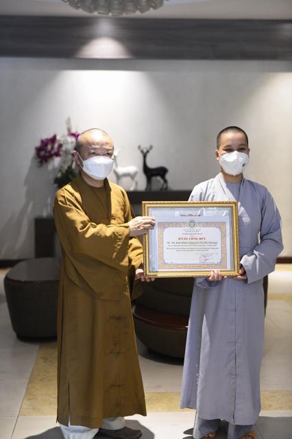 Sau 3 tháng hỗ trợ, 13 tình nguyện viên Phật giáo kết thúc nhiệm vụ tại Bệnh viện Hồi phục Covid-19