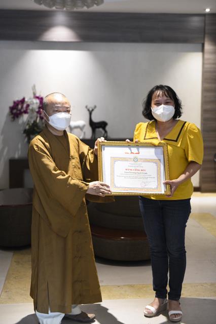 Sau 3 tháng hỗ trợ, 13 tình nguyện viên Phật giáo kết thúc nhiệm vụ tại Bệnh viện Hồi phục Covid-19