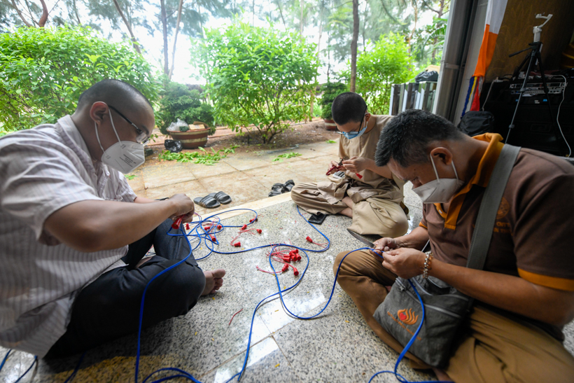 Buổi trần thiết trong sương sớm
