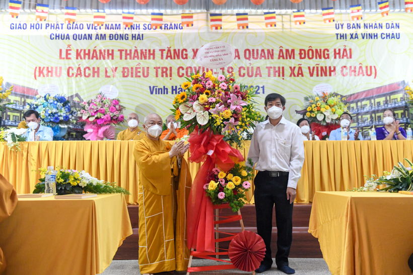 Lễ khánh thành tòa Tăng xá chùa Quan Âm Đông Hải, nơi làm khu cách ly điều trị Covid-19 của thị xã Vĩnh Châu, tỉnh Sóc Trăng