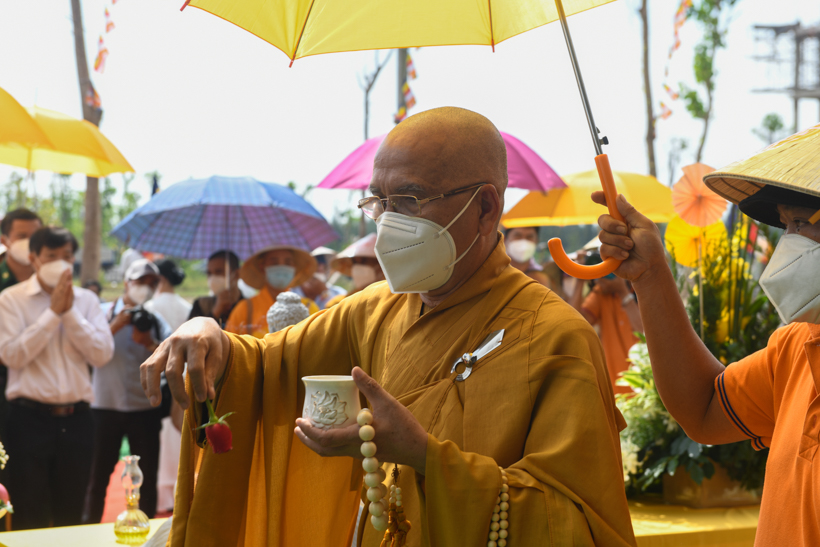 Lễ khánh thành tòa Tăng xá chùa Quan Âm Đông Hải, nơi làm khu cách ly điều trị Covid-19 của thị xã Vĩnh Châu, tỉnh Sóc Trăng