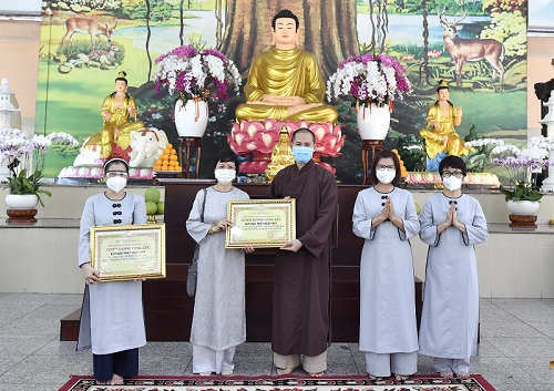 Quỹ Đạo Phật Ngày Nay Cúng Dường 1.250 Thẻ Bảo Hiểm Y Tế Đến Chư Tăng, Ni Sinh HVPGVN Tại Tp.HCM