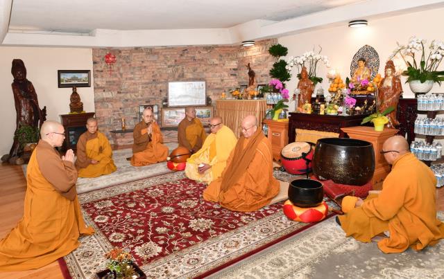Tu Viện Thôn Yên, Gilroy (Hoa Kỳ): Tổ Chức Lễ Cầu Bình Yên Và Tiệc Chay Mừng Tu Viện 10 Năm Thành Lập
