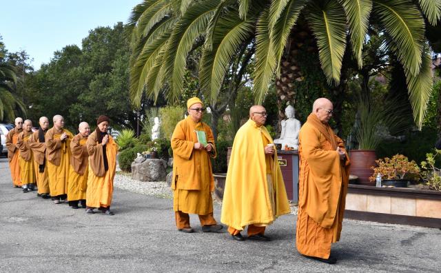 Tu Viện Thôn Yên, Gilroy (Hoa Kỳ): Tổ Chức Lễ Cầu Bình Yên Và Tiệc Chay Mừng Tu Viện 10 Năm Thành Lập