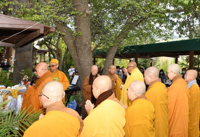 Tu Viện Thôn Yên, Gilroy (Hoa Kỳ): Tổ Chức Lễ Cầu Bình Yên Và Tiệc Chay Mừng Tu Viện 10 Năm Thành Lập