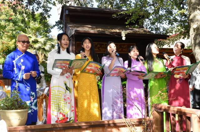Tu Viện Thôn Yên, Gilroy (Hoa Kỳ): Tổ Chức Lễ Cầu Bình Yên Và Tiệc Chay Mừng Tu Viện 10 Năm Thành Lập