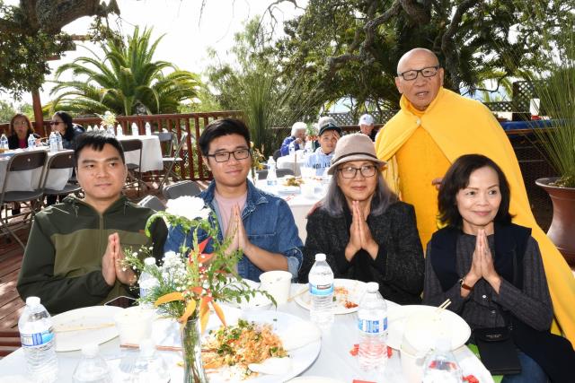 Tu Viện Thôn Yên, Gilroy (Hoa Kỳ): Tổ Chức Lễ Cầu Bình Yên Và Tiệc Chay Mừng Tu Viện 10 Năm Thành Lập