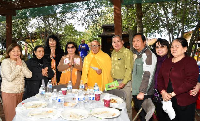Tu Viện Thôn Yên, Gilroy (Hoa Kỳ): Tổ Chức Lễ Cầu Bình Yên Và Tiệc Chay Mừng Tu Viện 10 Năm Thành Lập