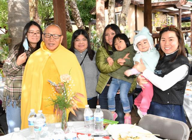 Tu Viện Thôn Yên, Gilroy (Hoa Kỳ): Tổ Chức Lễ Cầu Bình Yên Và Tiệc Chay Mừng Tu Viện 10 Năm Thành Lập
