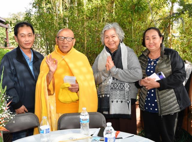 Tu Viện Thôn Yên, Gilroy (Hoa Kỳ): Tổ Chức Lễ Cầu Bình Yên Và Tiệc Chay Mừng Tu Viện 10 Năm Thành Lập