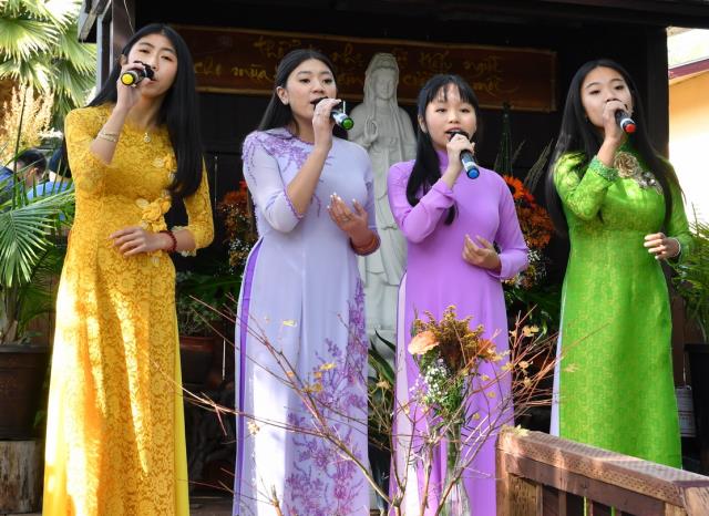 Tu Viện Thôn Yên, Gilroy (Hoa Kỳ): Tổ Chức Lễ Cầu Bình Yên Và Tiệc Chay Mừng Tu Viện 10 Năm Thành Lập