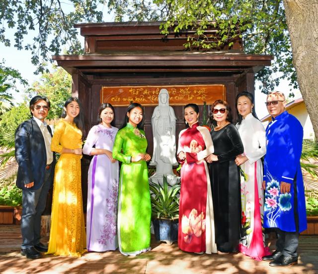 Tu Viện Thôn Yên, Gilroy (Hoa Kỳ): Tổ Chức Lễ Cầu Bình Yên Và Tiệc Chay Mừng Tu Viện 10 Năm Thành Lập