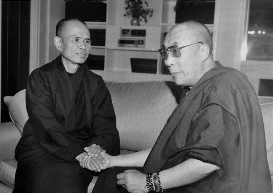 Đường Xưa Mây Trắng Bạt Ngàn
