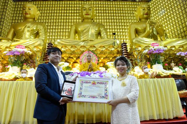 Mở cửa hôn nhân hạnh phúc bằng chiếc “chìa khóa” trong lễ hằng thuận