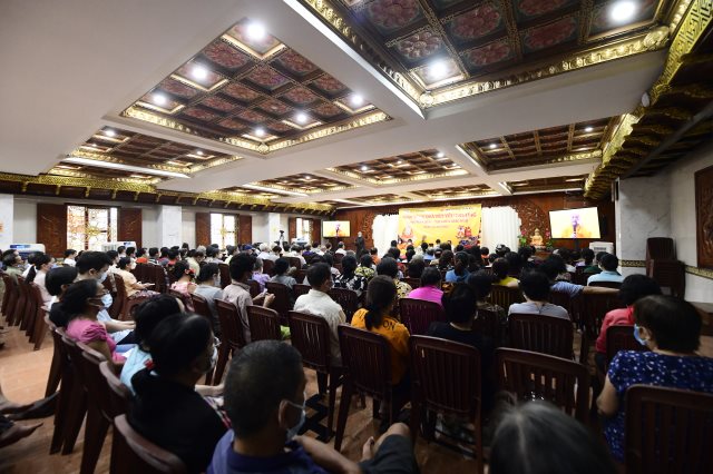 Quỹ ĐPNN Mang Xuân Đến Với 200 Bà Con Khó Khăn Tại Phường 2, Quận 10