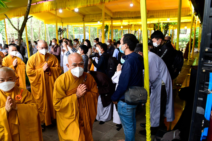 Quy ngưỡng trước kim quan Thiền sư Thích Nhất Hạnh