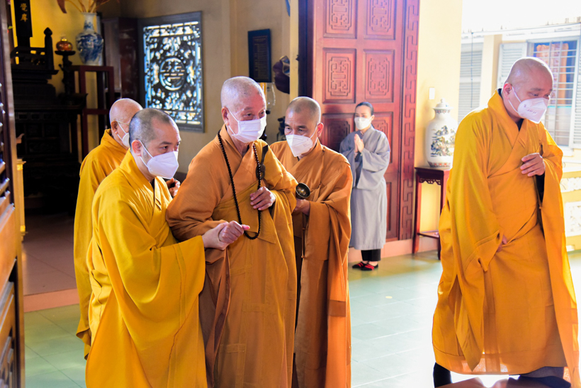Trưởng lão Hòa thượng Thích Trí Quảng tưởng niệm Thiền sư Thích Nhất Hạnh tại Tổ đình Ấn Quang