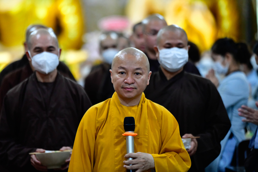Thời thiền hành đầu tiên trong khóa tu Tuần An Lạc