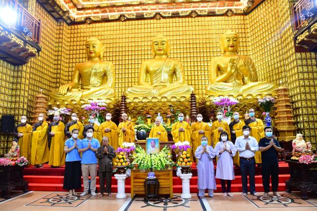 Lễ tưởng niệm thân mẫu của TT. Thích Nhật Từ