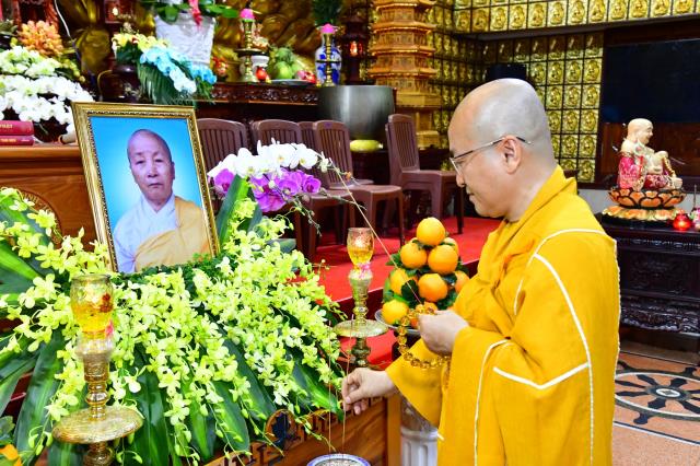 Lễ tưởng niệm thân mẫu của TT. Thích Nhật Từ