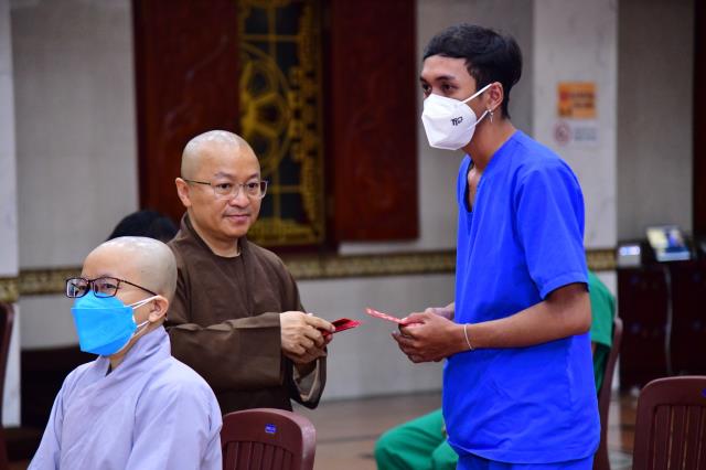 Tri ân quý tình nguyện viên Phật giáo hỗ trợ tuyến đầu chống dịch