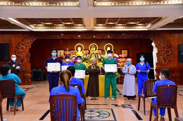 Tri ân quý tình nguyện viên Phật giáo hỗ trợ tuyến đầu chống dịch