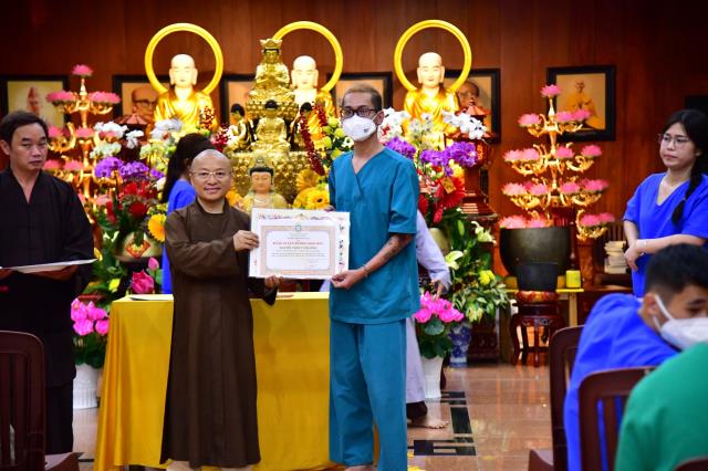 Tri ân quý tình nguyện viên Phật giáo hỗ trợ tuyến đầu chống dịch