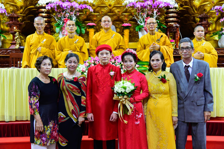 &quot;Hôn lễ dưới đài sen&quot; của chú rể Minh Trang và cô dâu Mai Ca