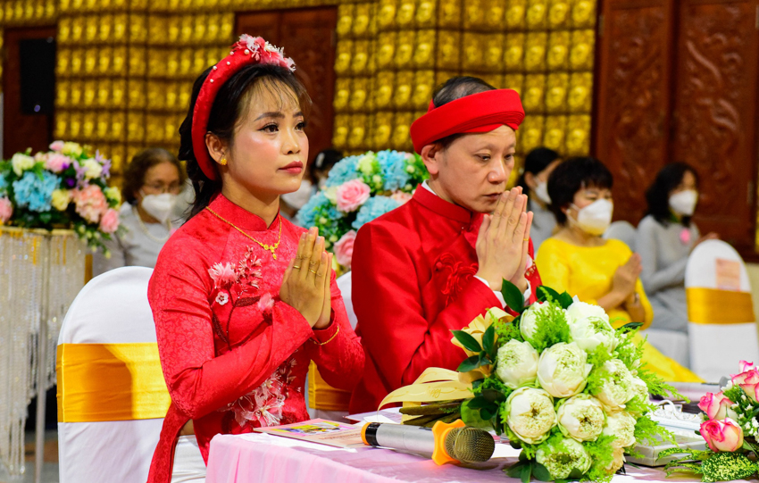 &quot;Hôn lễ dưới đài sen&quot; của chú rể Minh Trang và cô dâu Mai Ca
