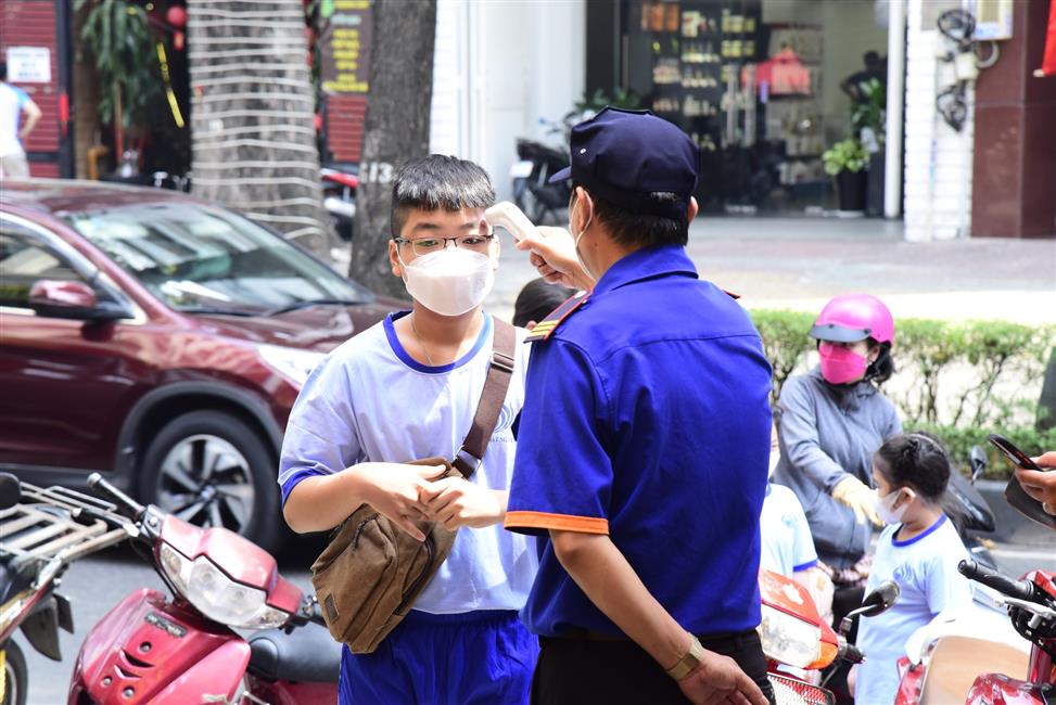 Hôm nay em trở về chùa, ê a theo Thầy bài học đạo đức