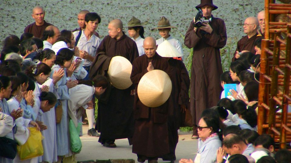 Đường Xưa Mây Trắng Bạt Ngàn