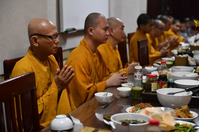 Tổng Kết Chương Trình Cúng Dường Trai Phạn Và Hộ Trì Cho Khóa Tu (GN8)