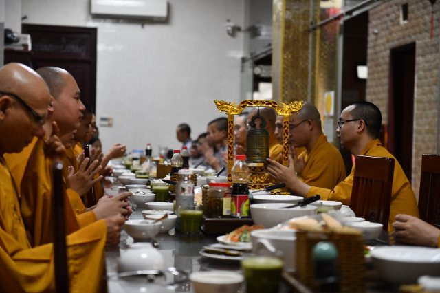Tổng Kết Chương Trình Cúng Dường Trai Phạn Và Hộ Trì Cho Khóa Tu (GN8)