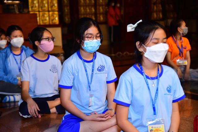 “Búp sen” trở lại chùa sinh hoạt