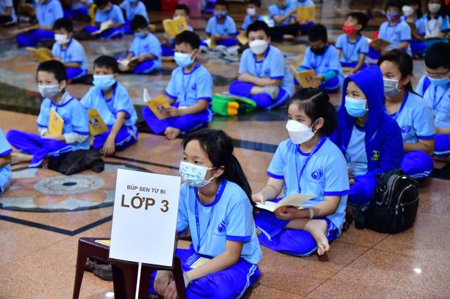“Búp sen” trở lại chùa sinh hoạt