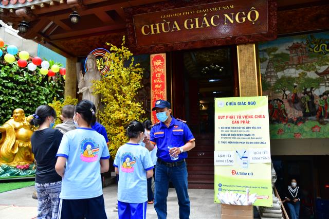 “Búp sen” trở lại chùa sinh hoạt