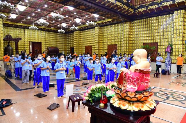 “Búp sen” trở lại chùa sinh hoạt