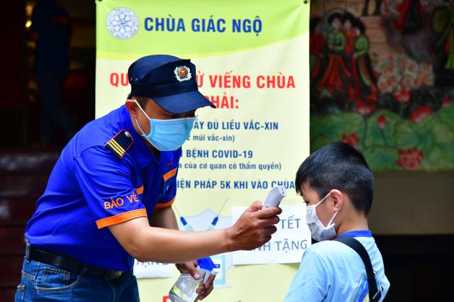 “Búp sen” trở lại chùa sinh hoạt