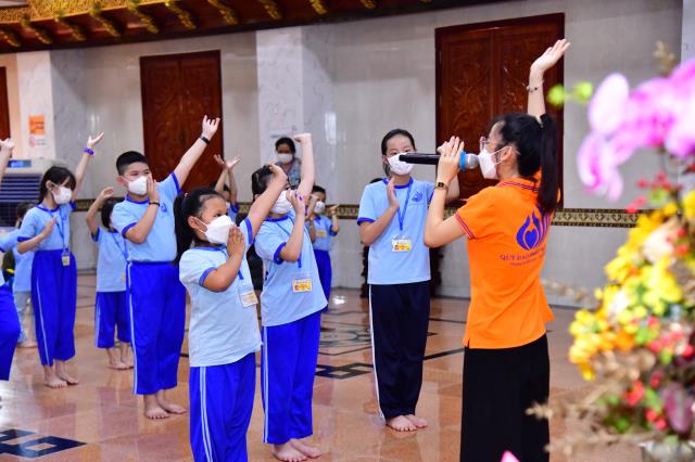 “Búp sen” trở lại chùa sinh hoạt