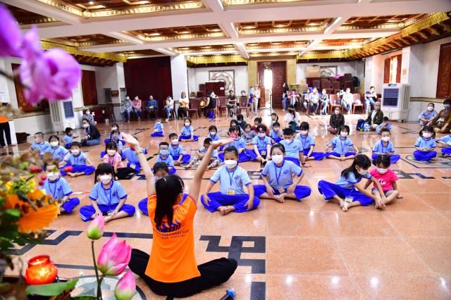 “Búp sen” trở lại chùa sinh hoạt