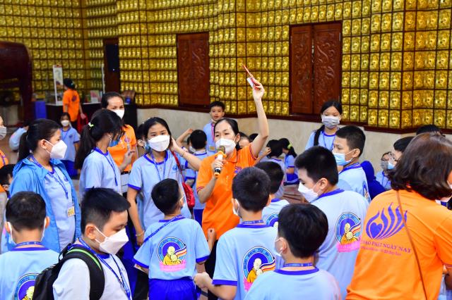 “Búp sen” trở lại chùa sinh hoạt