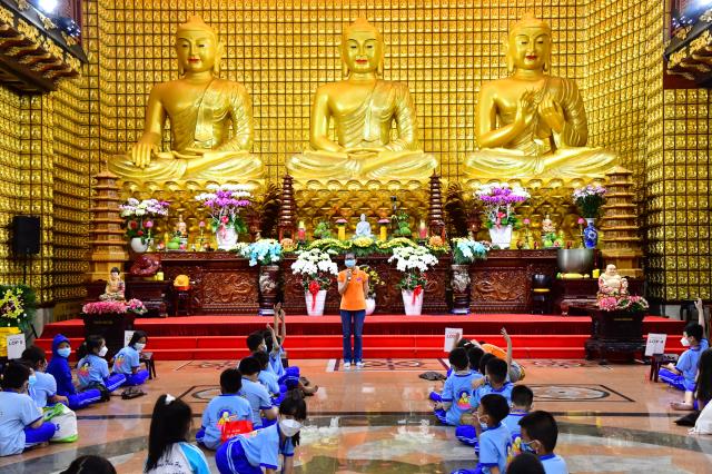 “Búp sen” trở lại chùa sinh hoạt