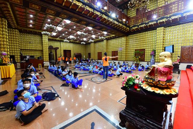 “Búp sen” trở lại chùa sinh hoạt
