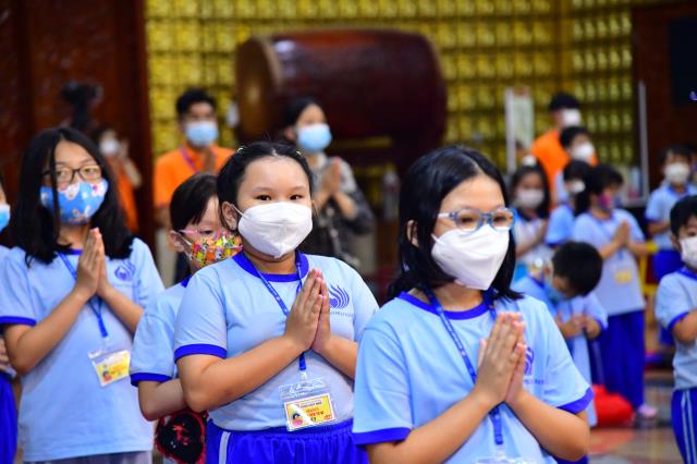 “Búp sen” trở lại chùa sinh hoạt