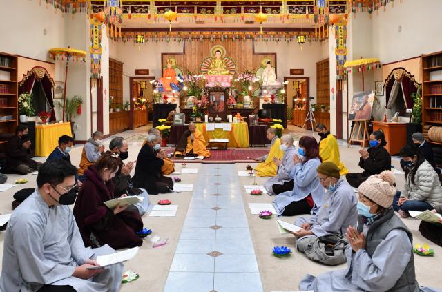 Chùa Phổ Từ, Hayward (Hoa Kỳ) Tổ Chức Đêm Thắp Nến Cầu Nguyện Thiền Sư Thích Nhất Hạnh