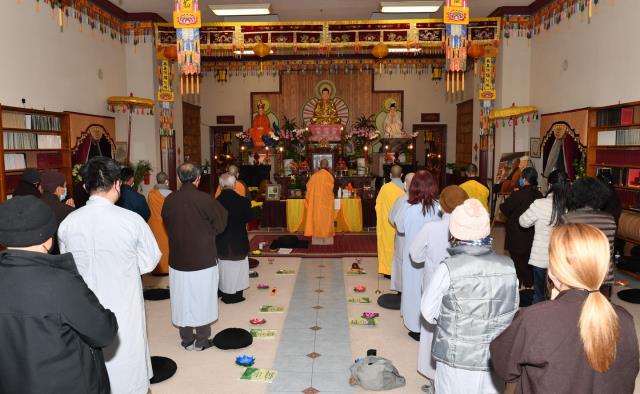 Chùa Phổ Từ, Hayward (Hoa Kỳ) Tổ Chức Đêm Thắp Nến Cầu Nguyện Thiền Sư Thích Nhất Hạnh